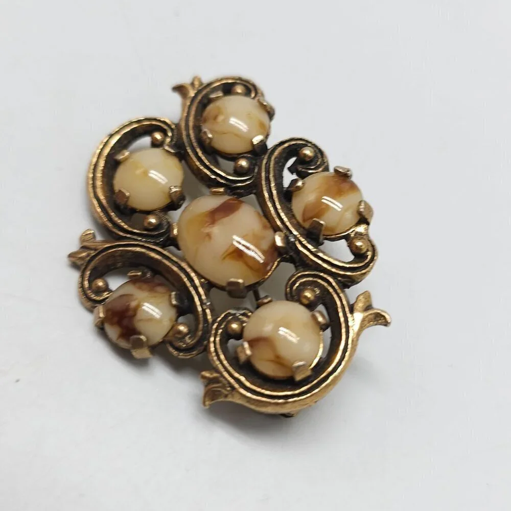 Miracle this brooch